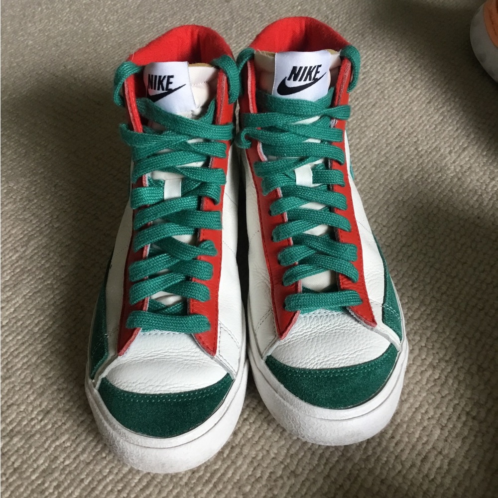 Nike  Blazer Mid 77 High-Tops with Green and Red Accents
